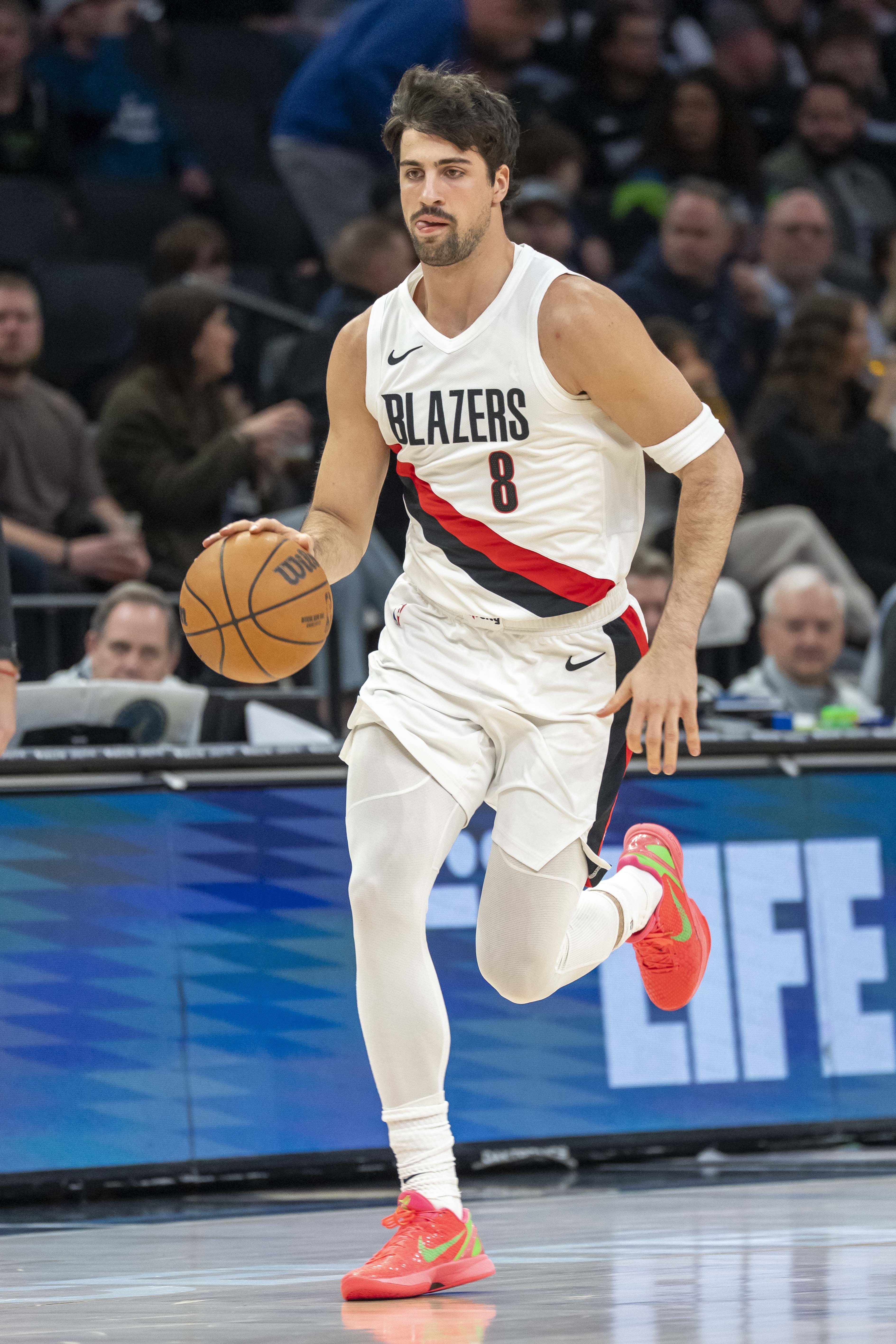 欧冠盘口走势-强势崛起！阿夫迪亚常规赛场均24.2分6.9板6.7助 投篮命中率46.2%